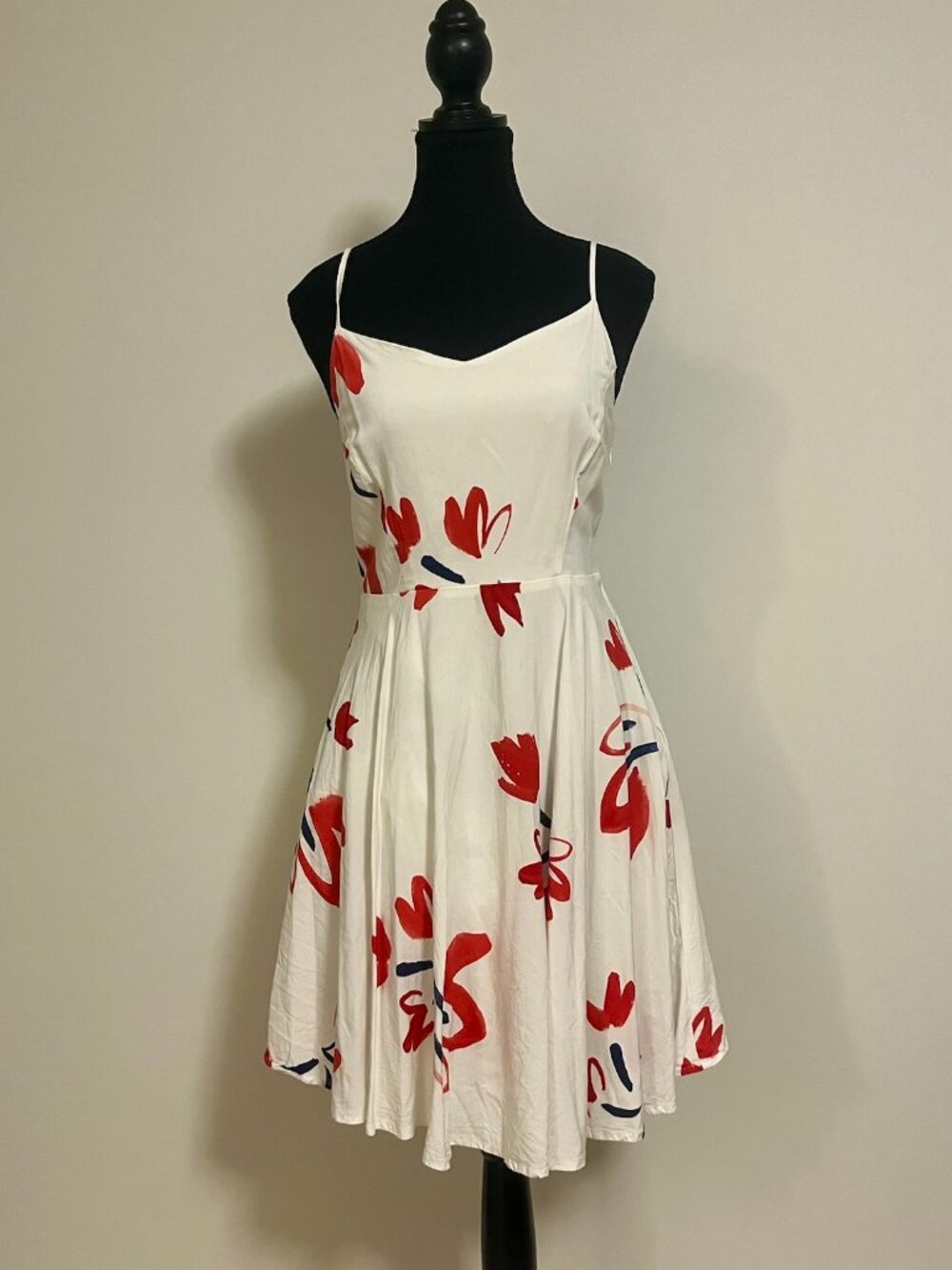 Old Navy White and Red Floral Short Dress